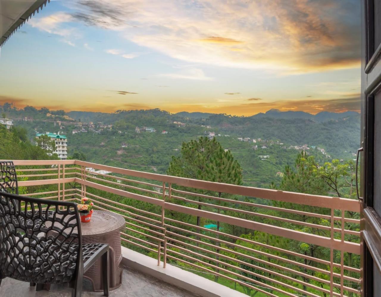 Host Jatin Kasauli Pine Villa 7Oi827O7O3 Екстер'єр фото